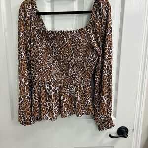 Lilly Pulitzer flattering , festive top, Large